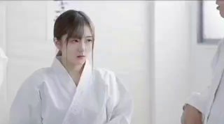 舞孃菲菲脱衣自慰：「你们的需求我都準备好了！」