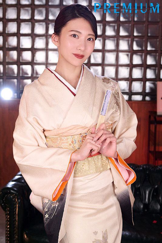 高颜值甜美大奶萌妹，沙发调情近距离拍摄再到床上操，快速抽插呻吟娇喘